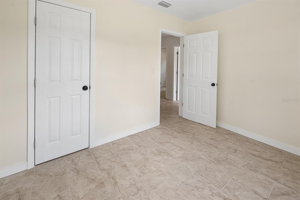 For Sale: $169,000 (4 beds, 1 baths, 1274 Square Feet)