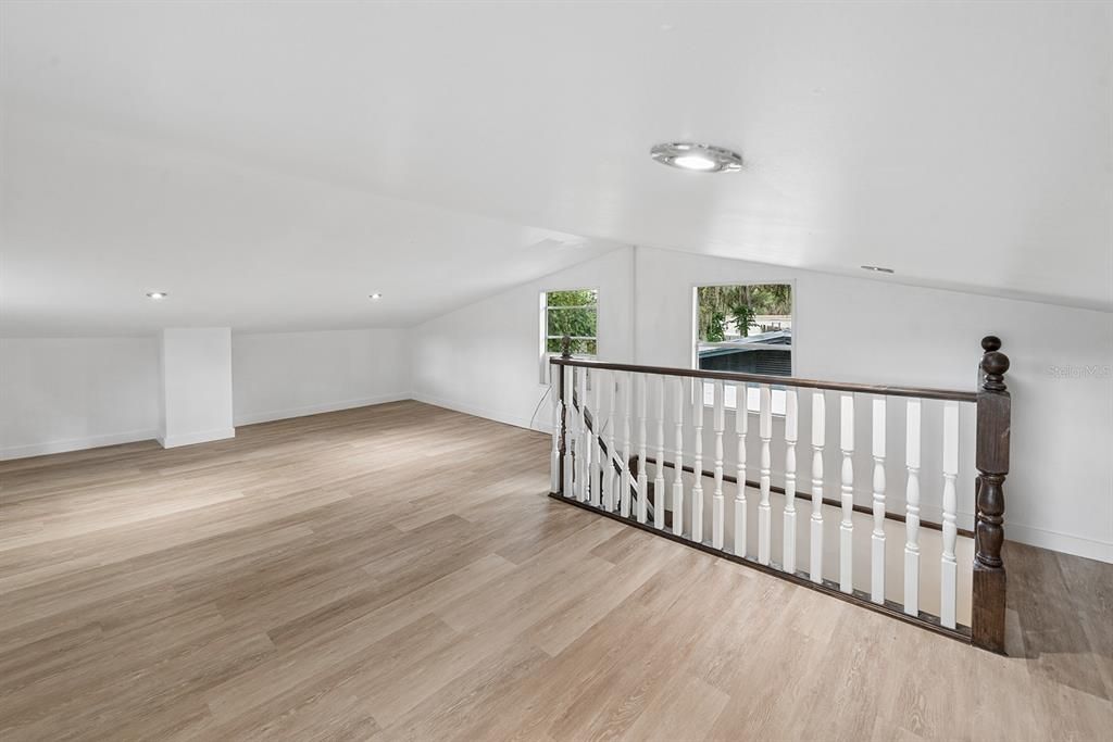 For Sale: $169,000 (4 beds, 1 baths, 1274 Square Feet)