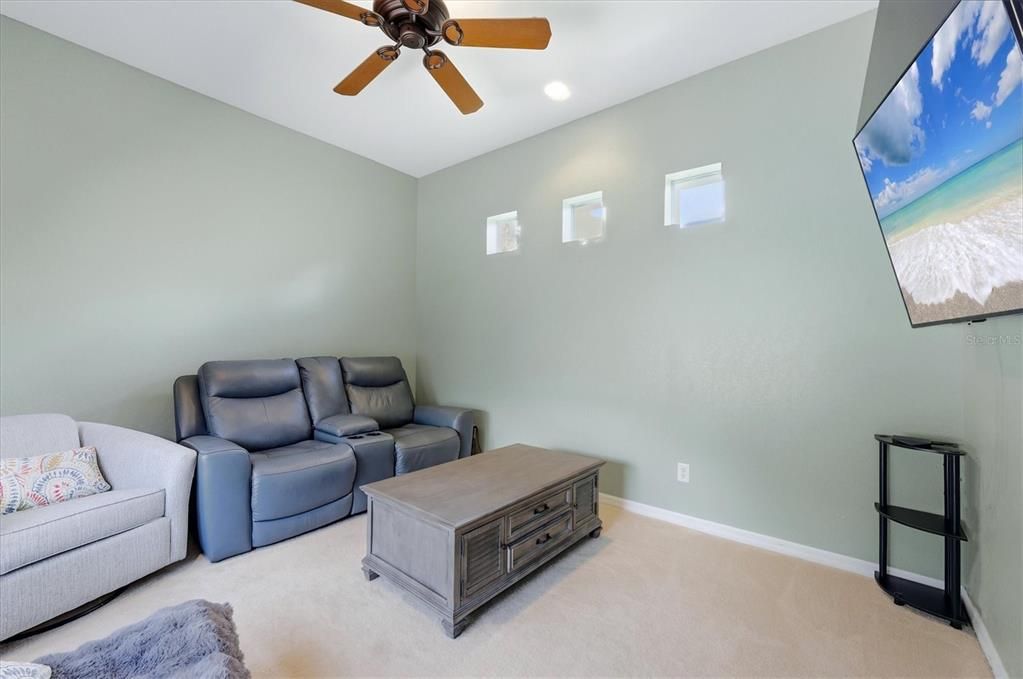 For Sale: $524,900 (3 beds, 2 baths, 2100 Square Feet)