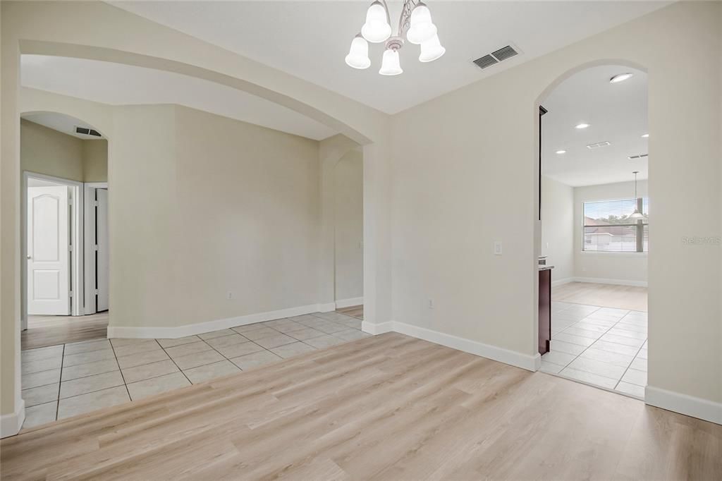 En Venta: $359,000 (3 camas, 2 baños, 1899 Pies cuadrados)