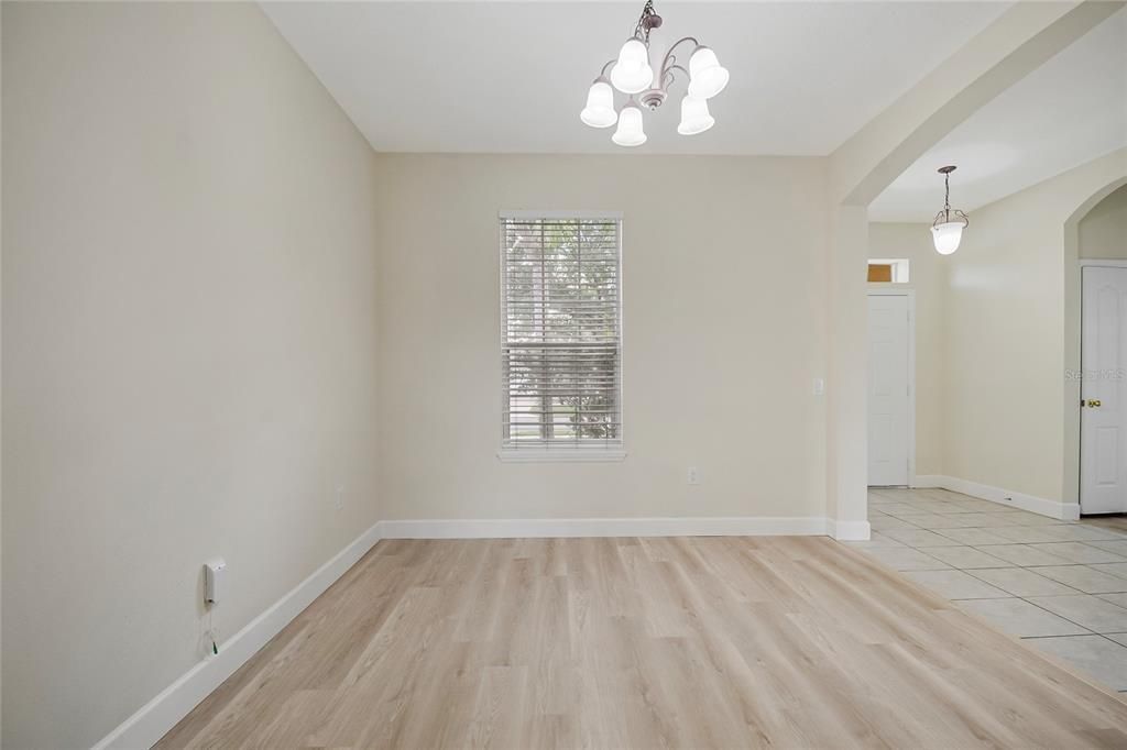 En Venta: $359,000 (3 camas, 2 baños, 1899 Pies cuadrados)