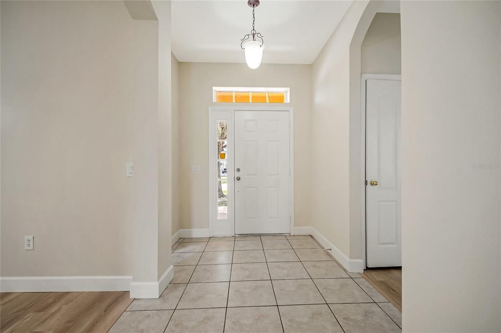 En Venta: $359,000 (3 camas, 2 baños, 1899 Pies cuadrados)