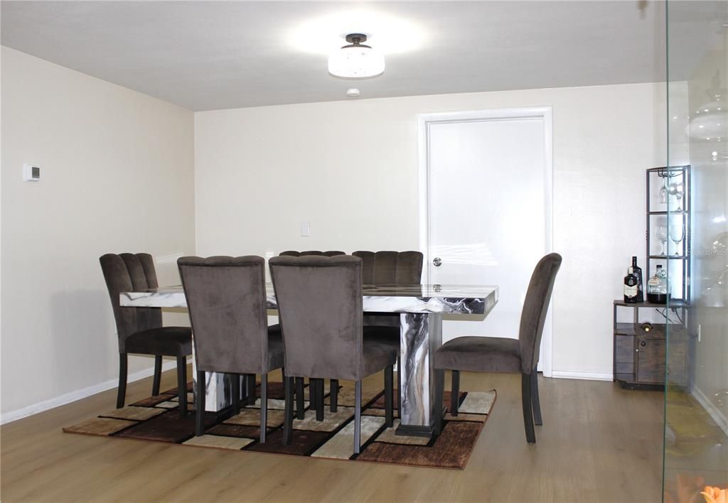En Venta: $328,000 (3 camas, 2 baños, 1483 Pies cuadrados)