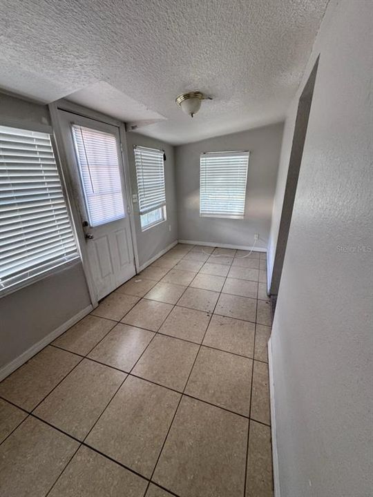В аренду: $850 (1 спален, 1 ванн, 529 Квадратных фут)