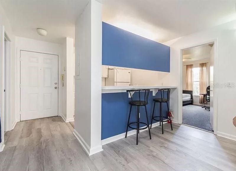 For Rent: $1,800 (4 beds, 4 baths, 1225 Square Feet)