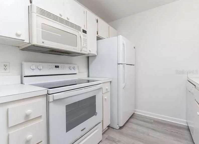 For Rent: $1,800 (4 beds, 4 baths, 1225 Square Feet)