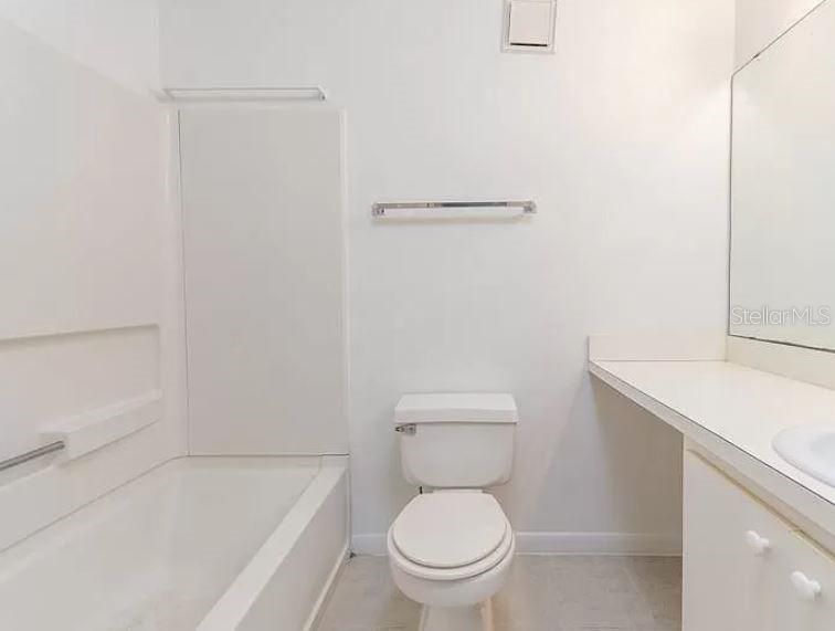 For Rent: $1,800 (4 beds, 4 baths, 1225 Square Feet)