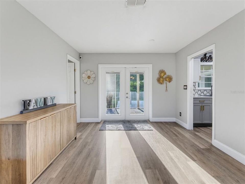En Venta: $475,000 (3 camas, 2 baños, 1780 Pies cuadrados)