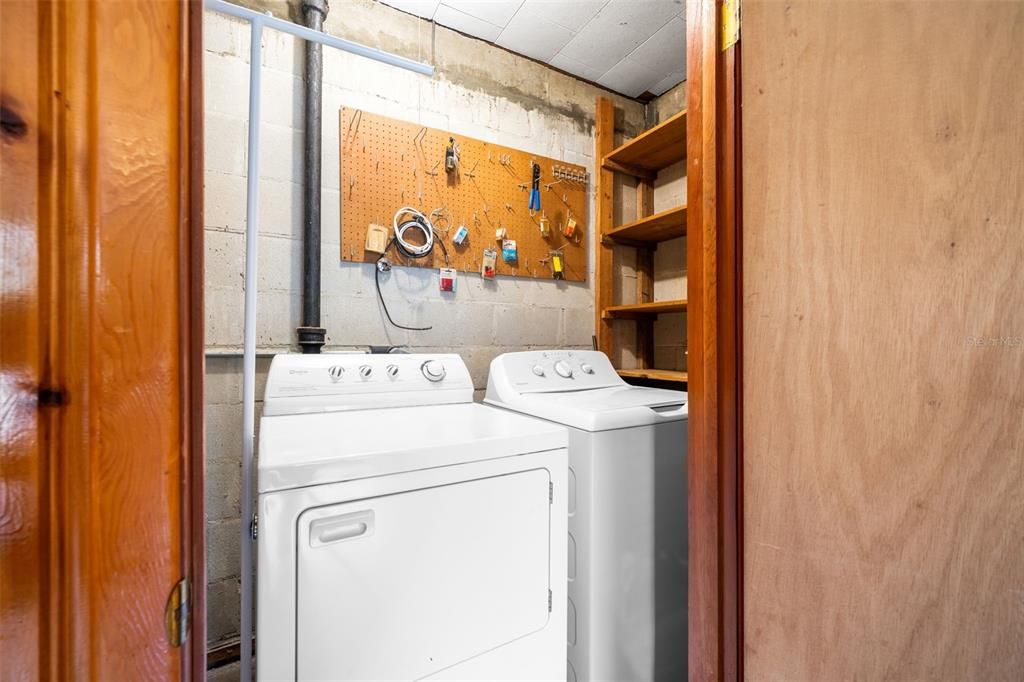 Под контрактом: $295,000 (3 спален, 2 ванн, 1709 Квадратных фут)