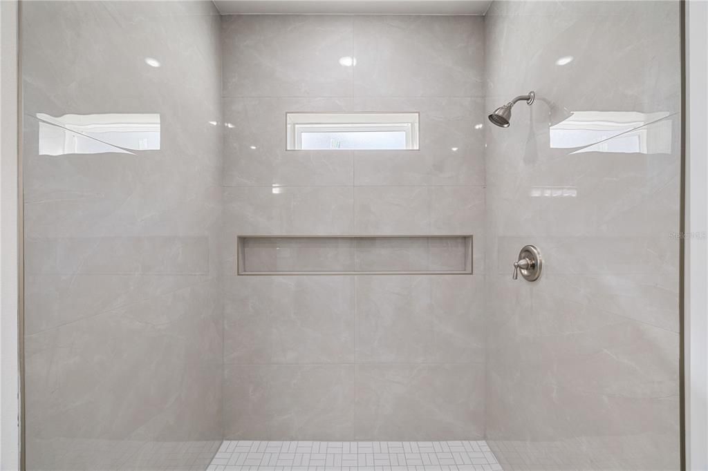 For Sale: $329,900 (4 beds, 2 baths, 1694 Square Feet)