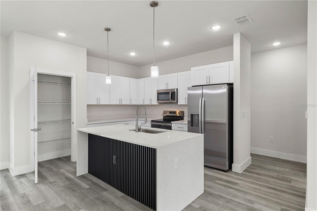For Sale: $329,900 (4 beds, 2 baths, 1694 Square Feet)