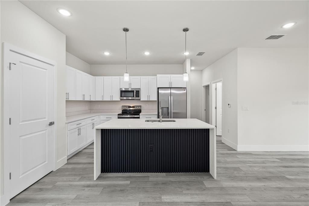 For Sale: $329,900 (4 beds, 2 baths, 1694 Square Feet)
