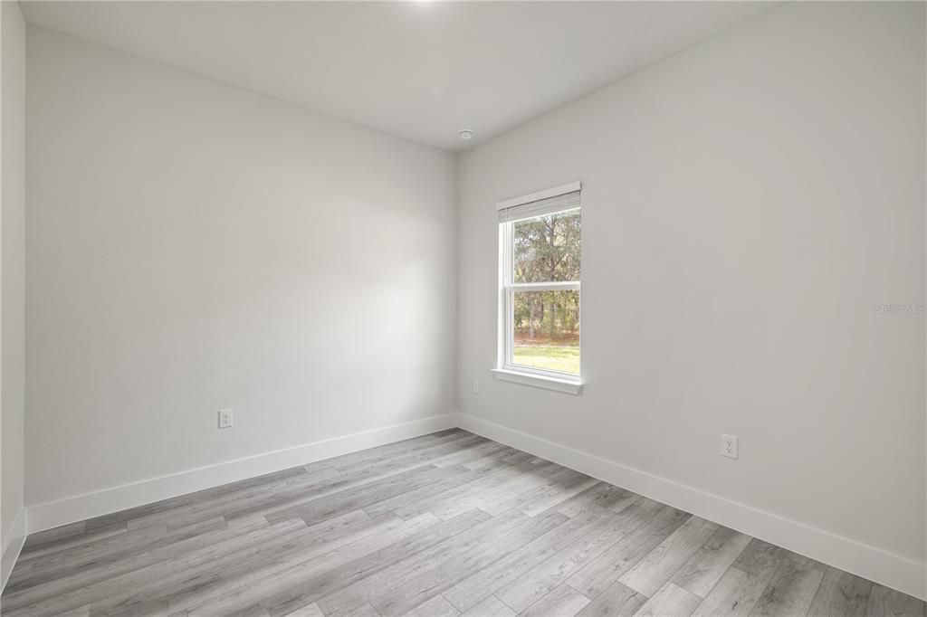 For Sale: $329,900 (4 beds, 2 baths, 1694 Square Feet)