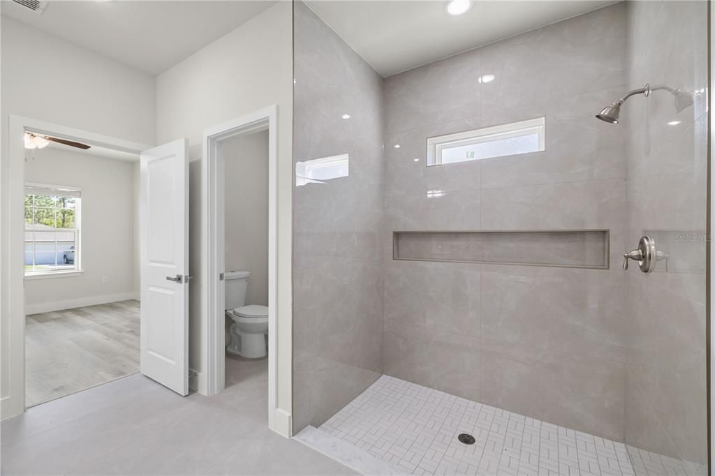 For Sale: $329,900 (4 beds, 2 baths, 1694 Square Feet)