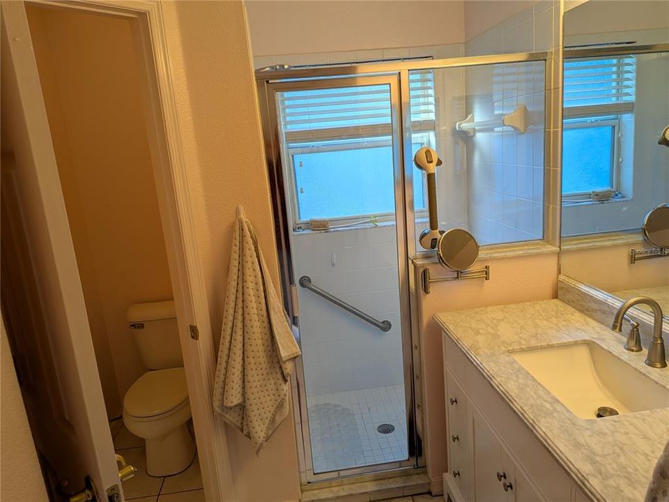 На продажу: $295,000 (2 спален, 2 ванн, 1091 Квадратных фут)