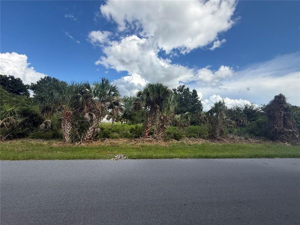 En Venta: $28,000 (0.23 acres)