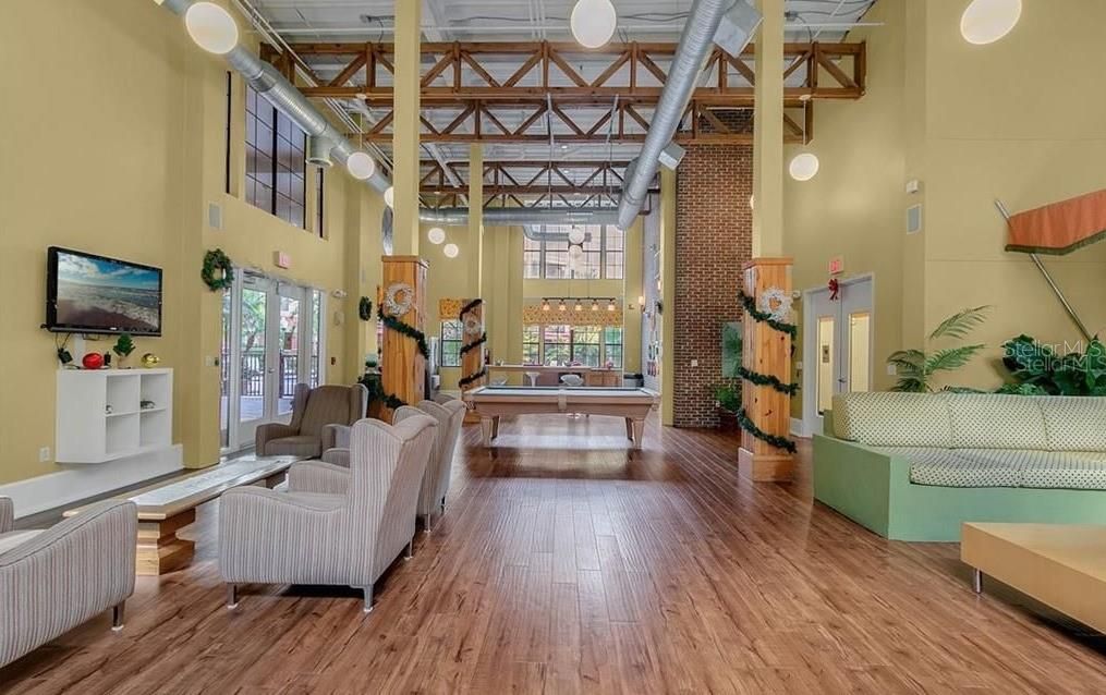 For Sale: $140,000 (1 beds, 1 baths, 562 Square Feet)