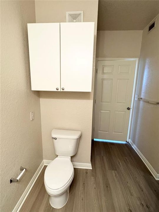 For Sale: $140,000 (1 beds, 1 baths, 562 Square Feet)