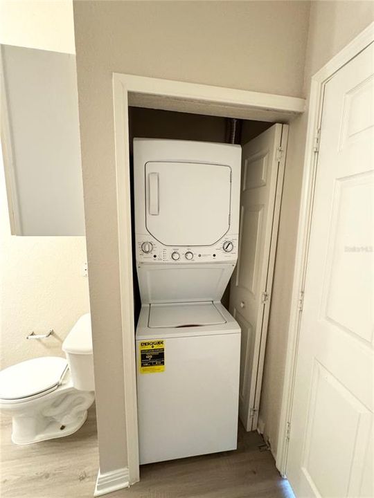For Sale: $140,000 (1 beds, 1 baths, 562 Square Feet)