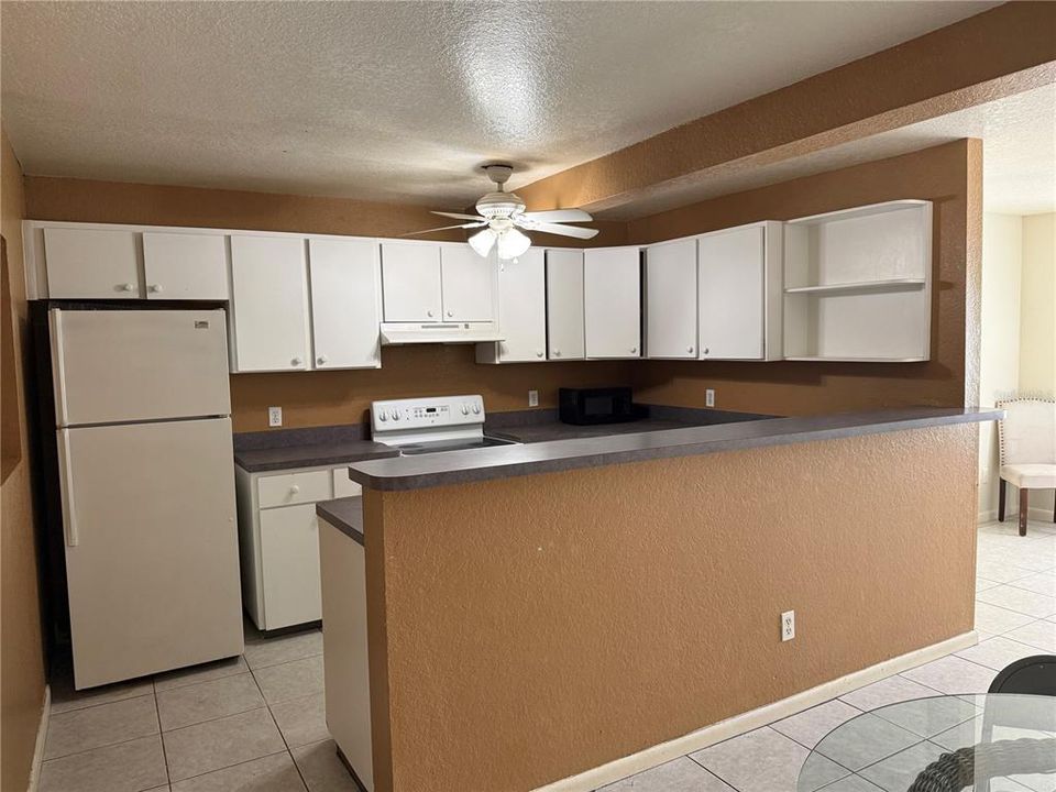 For Rent: $2,500 (5 beds, 3 baths, 1832 Square Feet)