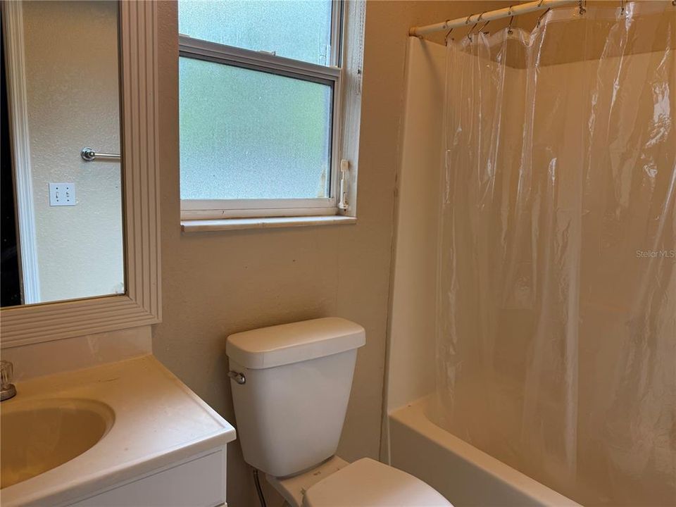 For Rent: $2,500 (5 beds, 3 baths, 1832 Square Feet)