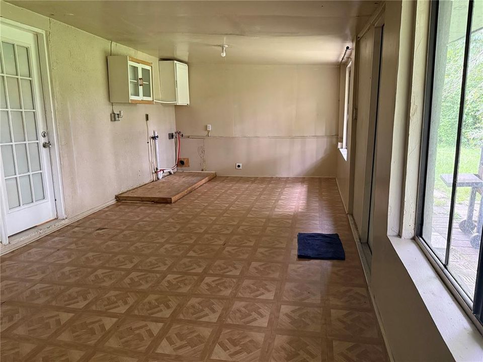 For Rent: $2,500 (5 beds, 3 baths, 1832 Square Feet)