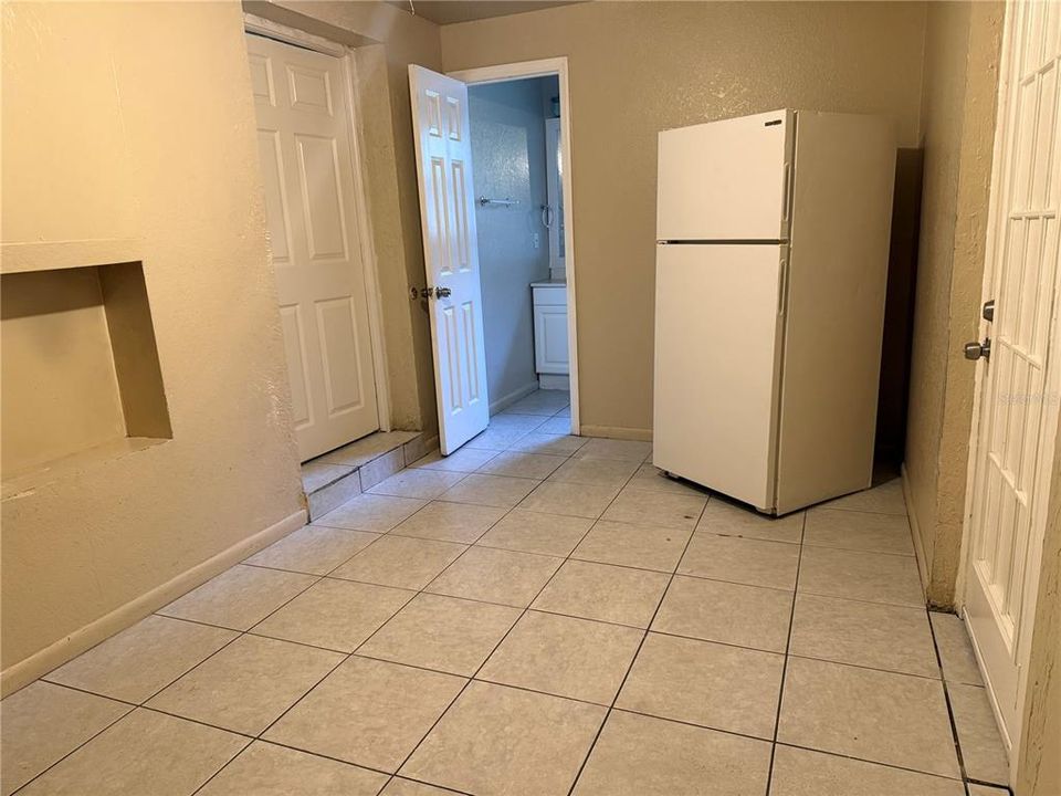 For Rent: $2,500 (5 beds, 3 baths, 1832 Square Feet)