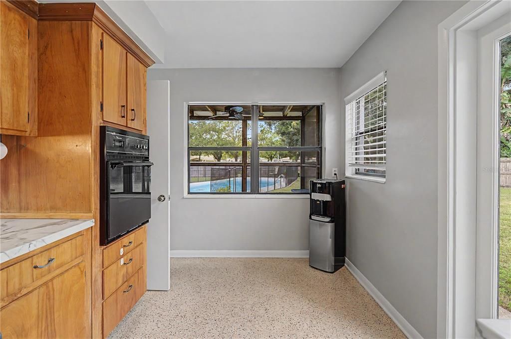For Sale: $500,000 (4 beds, 2 baths, 1932 Square Feet)