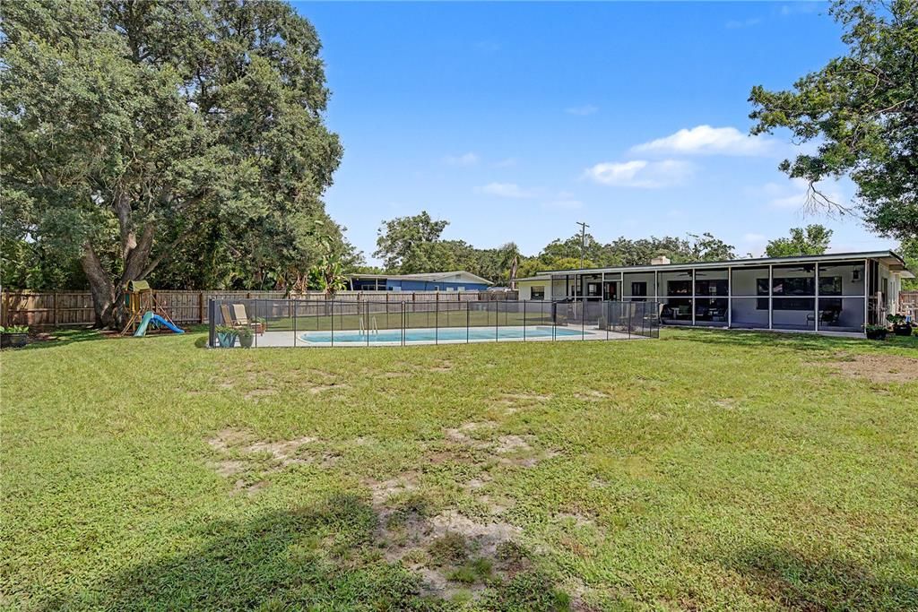 For Sale: $500,000 (4 beds, 2 baths, 1932 Square Feet)