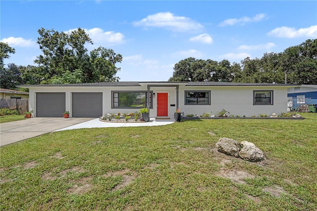 For Sale: $500,000 (4 beds, 2 baths, 1932 Square Feet)