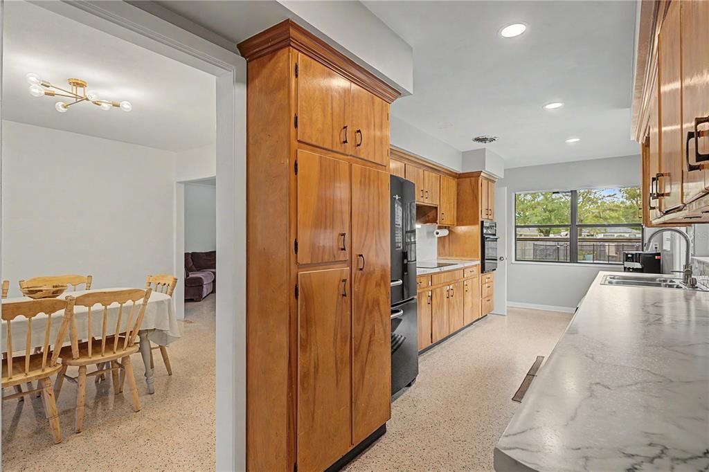For Sale: $500,000 (4 beds, 2 baths, 1932 Square Feet)