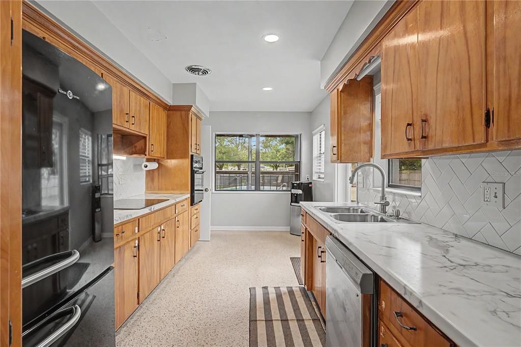 For Sale: $500,000 (4 beds, 2 baths, 1932 Square Feet)