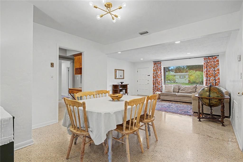 For Sale: $500,000 (4 beds, 2 baths, 1932 Square Feet)