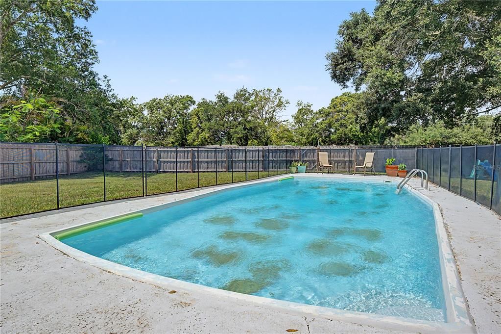 For Sale: $500,000 (4 beds, 2 baths, 1932 Square Feet)