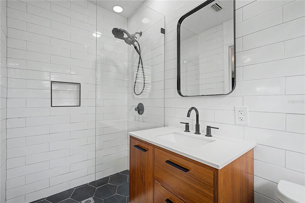 For Sale: $500,000 (4 beds, 2 baths, 1932 Square Feet)