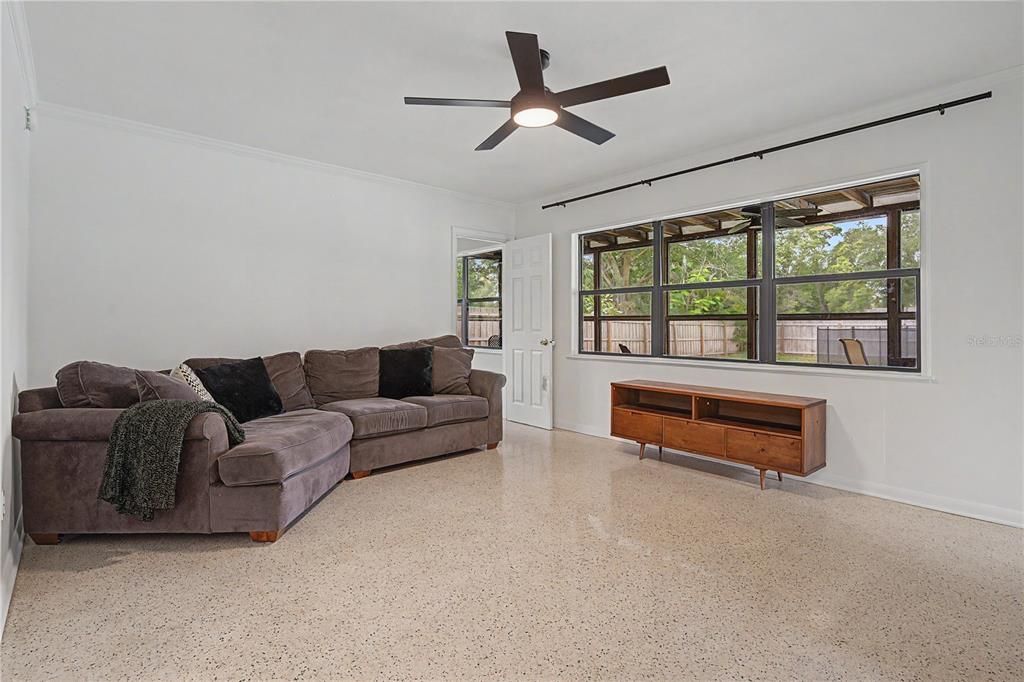 For Sale: $500,000 (4 beds, 2 baths, 1932 Square Feet)