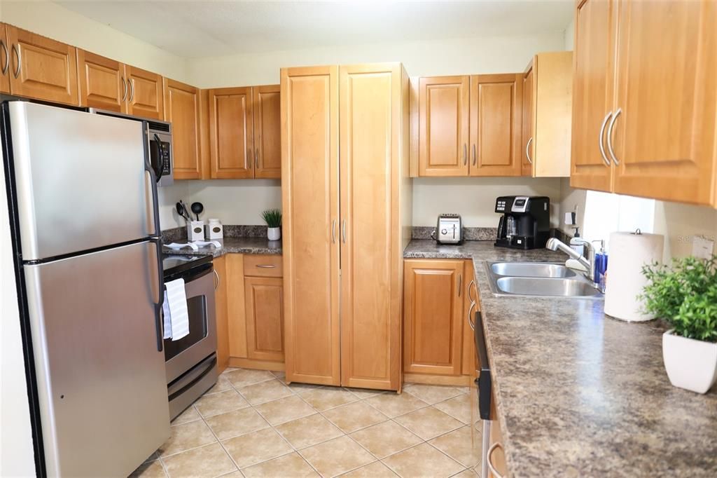 En Venta: $229,900 (2 camas, 2 baños, 935 Pies cuadrados)