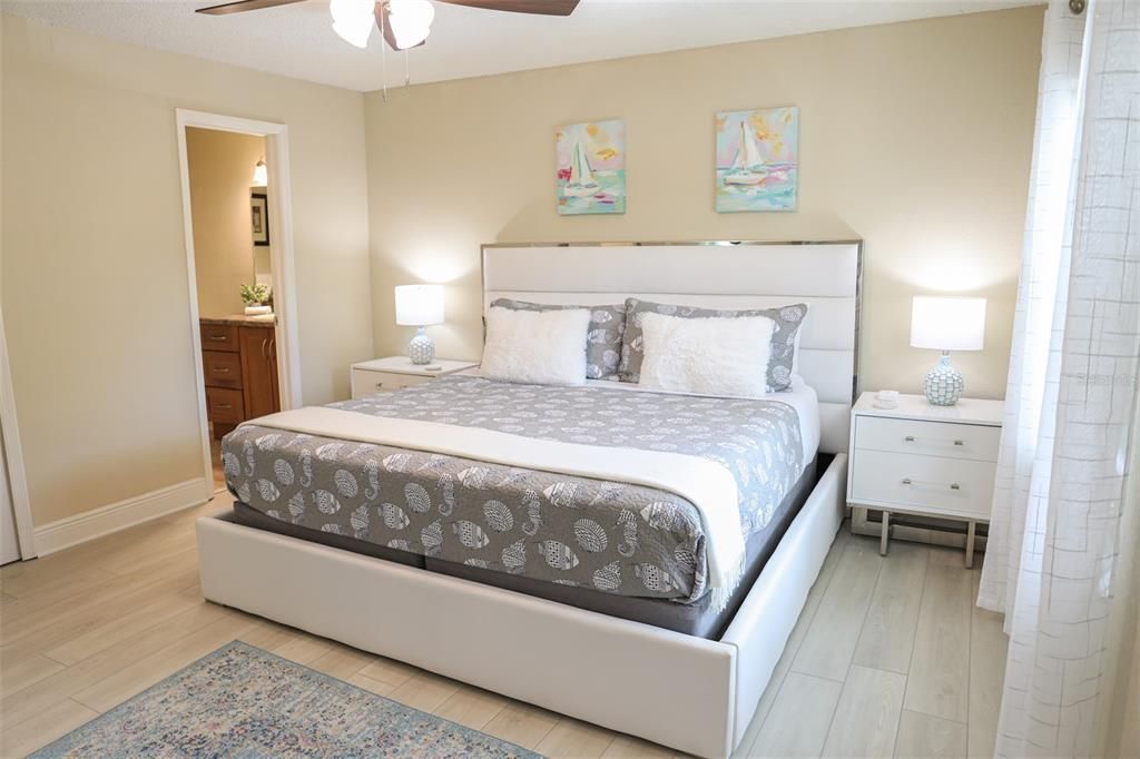 En Venta: $229,900 (2 camas, 2 baños, 935 Pies cuadrados)