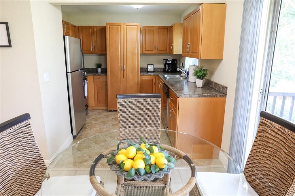 En Venta: $229,900 (2 camas, 2 baños, 935 Pies cuadrados)