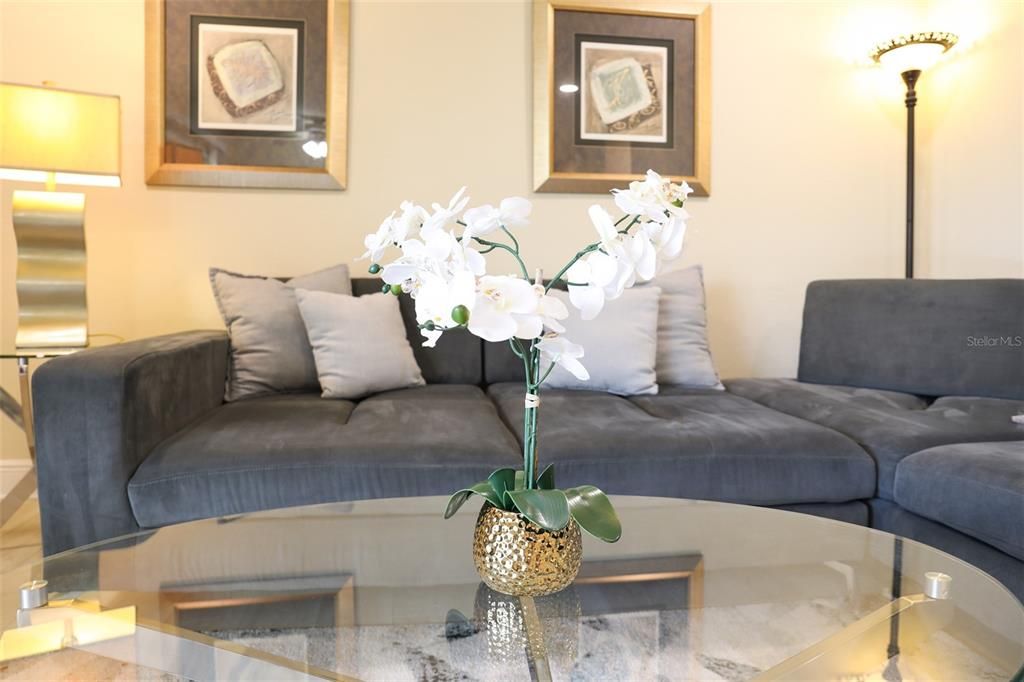 En Venta: $229,900 (2 camas, 2 baños, 935 Pies cuadrados)