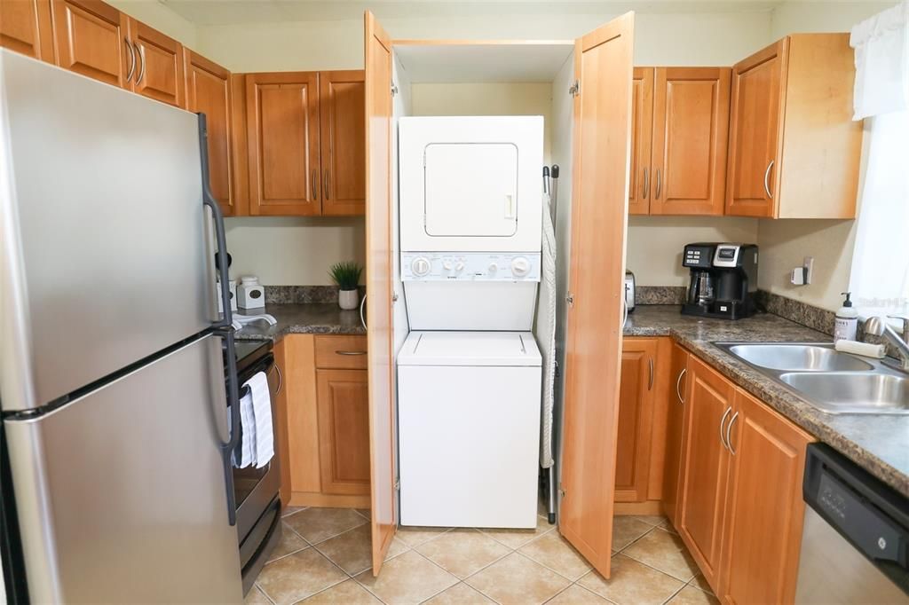 En Venta: $229,900 (2 camas, 2 baños, 935 Pies cuadrados)