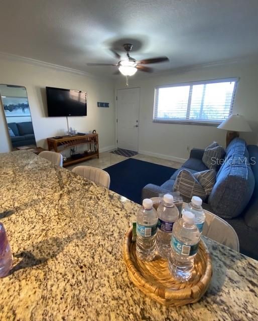 For Sale: $340,000 (1 beds, 1 baths, 486 Square Feet)