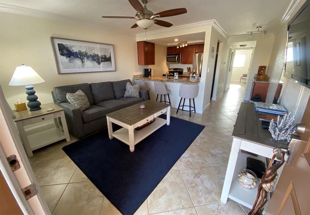 For Sale: $340,000 (1 beds, 1 baths, 486 Square Feet)