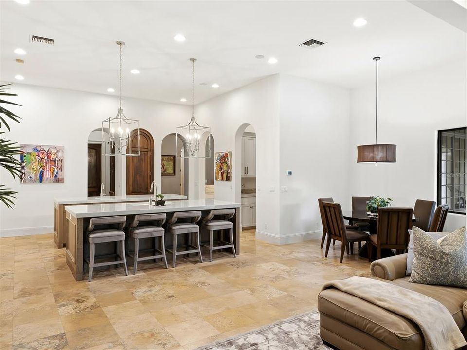 For Sale: $3,595,000 (3 beds, 3 baths, 4333 Square Feet)