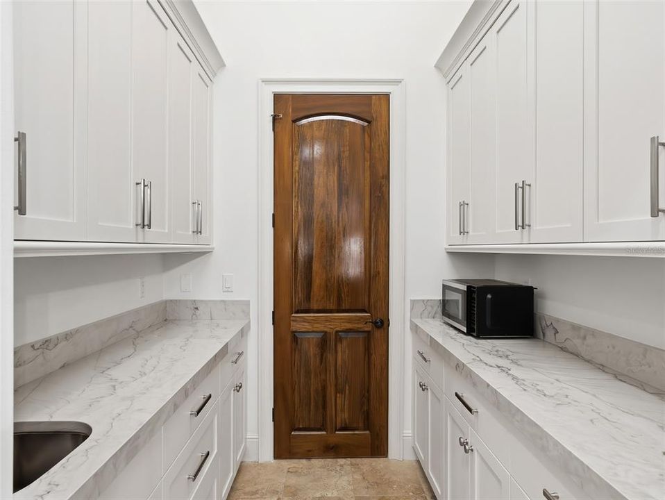 For Sale: $3,595,000 (3 beds, 3 baths, 4333 Square Feet)