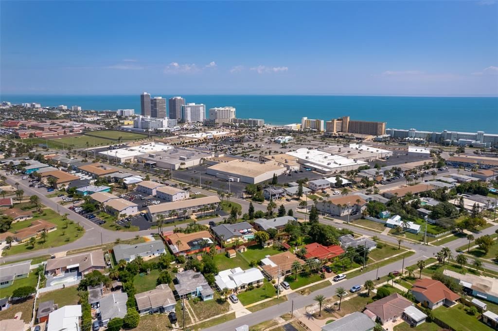 For Sale: $325,000 (2 beds, 1 baths, 851 Square Feet)