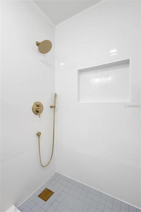 For Sale: $325,000 (2 beds, 1 baths, 851 Square Feet)