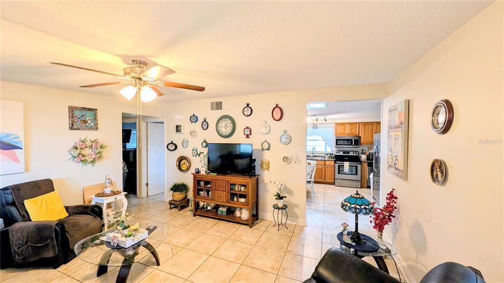 For Rent: $1,575 (2 beds, 2 baths, 938 Square Feet)