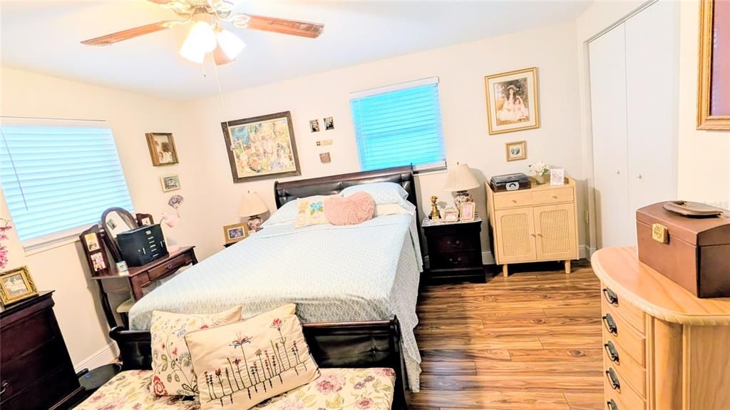 For Rent: $1,575 (2 beds, 2 baths, 938 Square Feet)