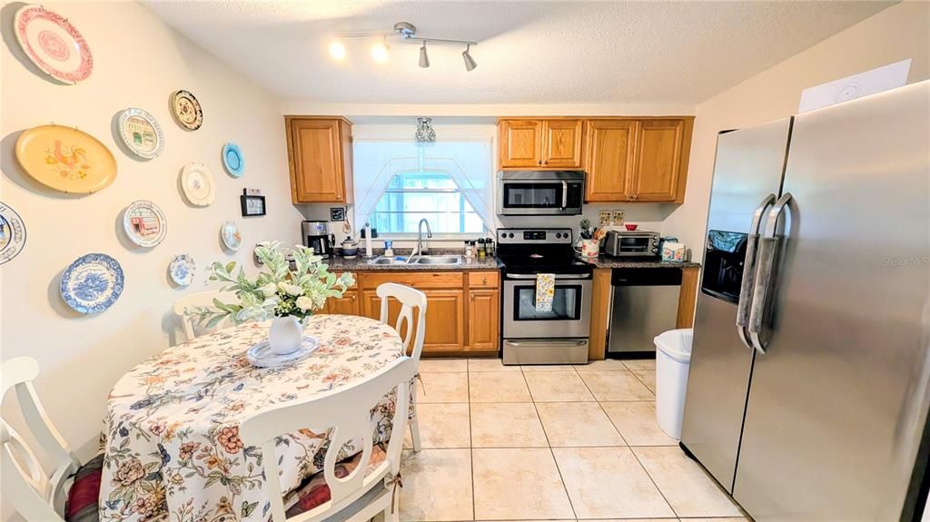 For Rent: $1,575 (2 beds, 2 baths, 938 Square Feet)
